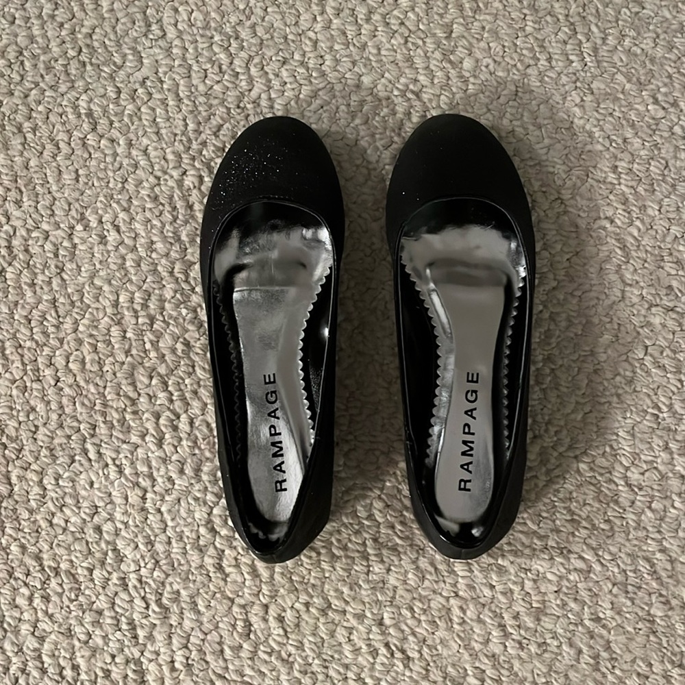 NIB Black Gllitter Flats